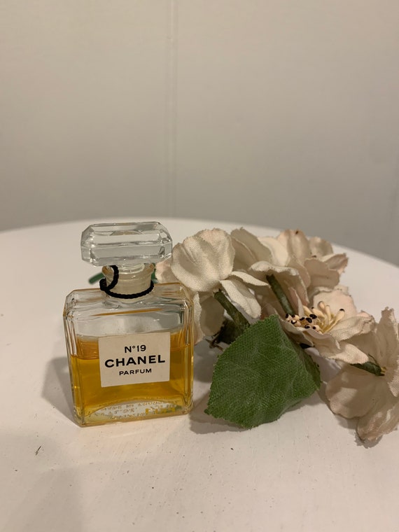 Chanel No 19 Parfum Used Bottle Collectible -  Denmark
