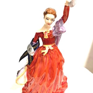 Royal Doulton Fond Farewell Lady Figurine HN 3815