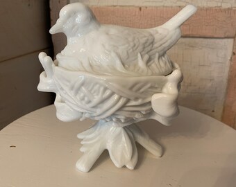 Westmoreland MilkGlass Dove On Nest Twigs