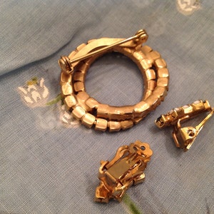 Beautiful Vintage Brooch Matching Clip On Earrings Aquamarine Milkglass Stones image 3