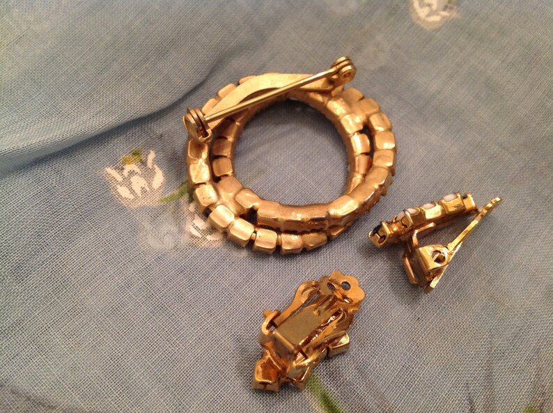 Beautiful Vintage Brooch Matching Clip On Earrings Aquamarine Milkglass Stones image 3