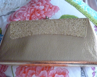 Gold Glitzy Clutch ~ Vintage Evening Bag ~ Old Purse in Gold ~ Gift for Her ~ Ladies Accessories  ~ Prom or Homecoming Bag