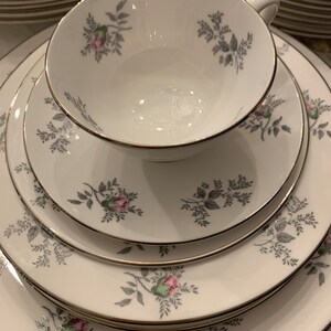 Royal Tuscan Duchess Gray Leaves Pink Roses 6 pc Place Setting