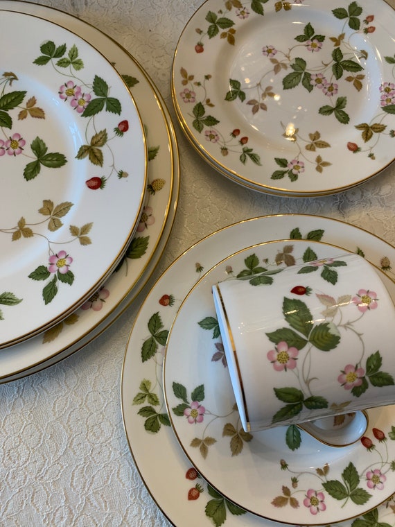 Wedgewood Wild Strawberry Fine Bone China Replacements - Etsy