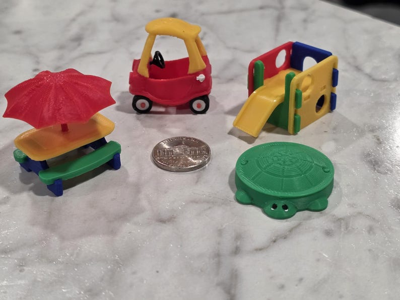 Miniature Little Park Set or Singles. 3D Printed. Perfect for Jumping Spiders Enrichment Toy Bild 1