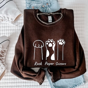 Schere, Stein Papier Sweatshirt, Katzenbesitzer Shirt, Katzenpfoten Shirts, Geschenk für Katzenmutter, lustiges Katzenpfoten Shirt, Unisex Shirt mit Rundhalsausschnitt für Katzenliebhaber