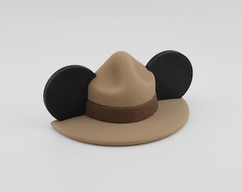 Mountie Mickey Magnet – Canada Disney Cruise Door Magnet – Vancouver Departure Souvenir – Alaskan Cruise Gift - 3D Printed