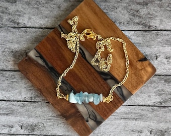 Ketting met edelsteenschilfers