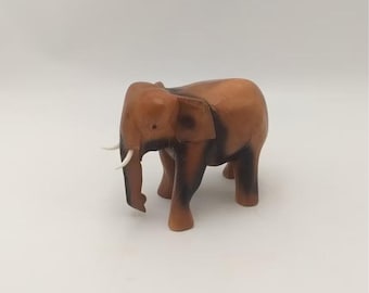 手彫りの木製象像：スリランカの職人による装飾品 - Etsy 日本