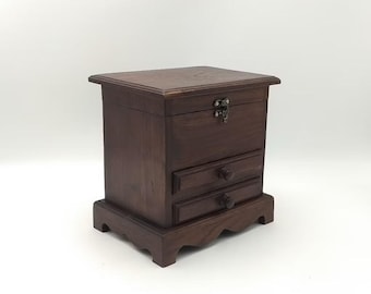Una piccola scatola portaoggetti in legno di teak per gioielli con design minimalista - Due cassetti, perfetta per organizzare anelli, collane