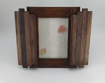 チーク材の木製フレーム - 5 x 7インチの写真用天然木製フォトフレーム - 壁掛けまたは卓上ディスプレイ - 素朴な木製フォトフレーム
