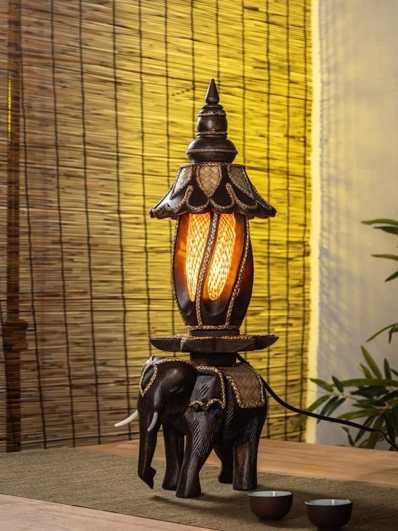 象の彫刻 木製テーブル