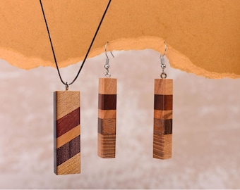 Ręcznie robiony zestaw naszyjników i kolczyków z drewna boho, unikatowy, warstwowy wzór z naturalnego drewna, biżuteria o geometrycznym charakterze, ekologiczny prezent dla niej