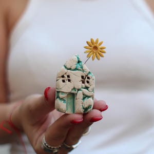 Handmade miniature ceramic house floral design small pottery cottage decorative ceramic house ornament Clay Miniature houses for collector