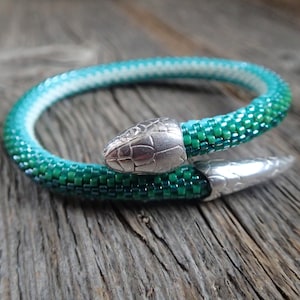 Green Snake bracelet bead crochet with sterling silver image 1