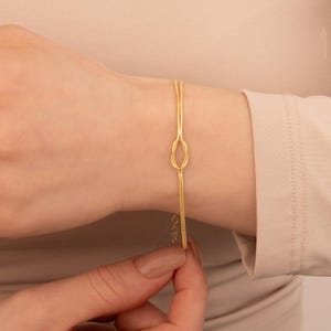 Gold filled Knot Bracelet with Snake Chain Girl Friendship Bracelet Couples Bracelet Mother Daughter Gift Dainty Knot Bracelet Love Bracelet