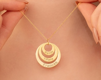 Grandma Personalized Family Name Necklace Circle Child Name Necklace Custom Engraved Birthday Gift for Grandmother Christmas Gift for Mom