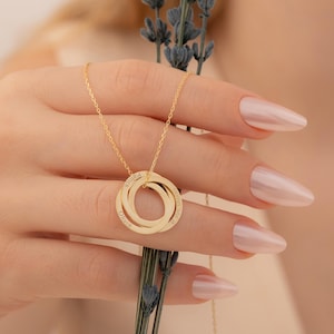 Personalized Circle Necklace for Her Russian Interlocking Ring Necklace Custom Name Rings Necklace for Mothers Day Gift Family Name Necklace