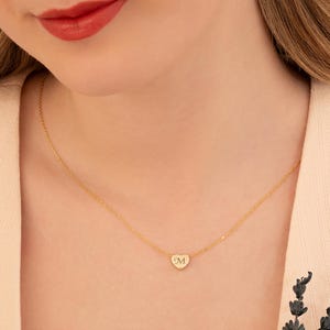 Benutzerdefinierte Herz und Buchstabe Halskette für Mama Buchstabe gravierte Herz Halskette für sie Muttertagsgeschenk Benutzerdefinierte gravierte Herz Halskette