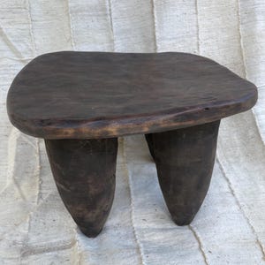 Vintage afrikansk Senufo-pall - handskuren sidobord i massivt trä, accentdetalj 33x25 cm