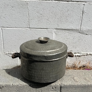 Vintage Gehämmerter Aluminium Dutch Oven Bräter mit Deckel