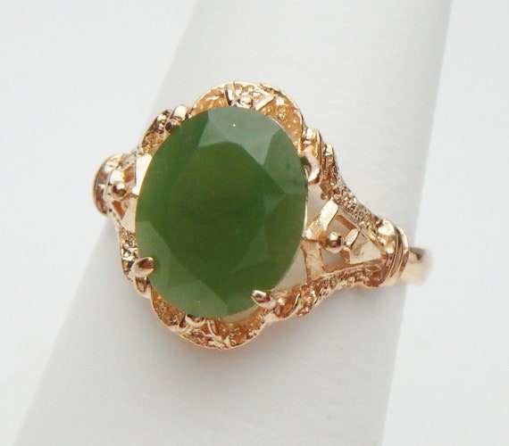 12 kt Nephrite Jade Ring Yellow Gold 1970s - image 1