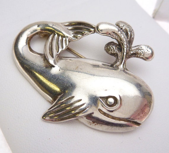 Sterling Silver Happy Whale Pin