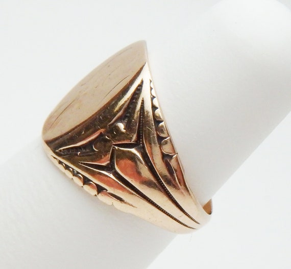 10 kt Carved Oval Signet Ring Yellow Gold 1900s - image 3