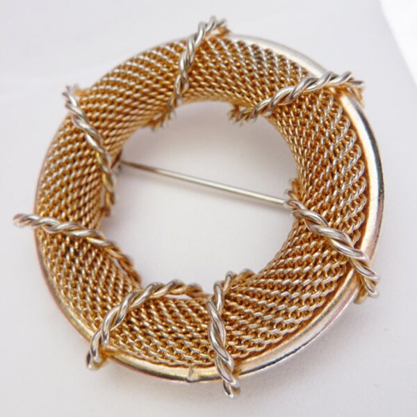 Mesh Circle Brooch