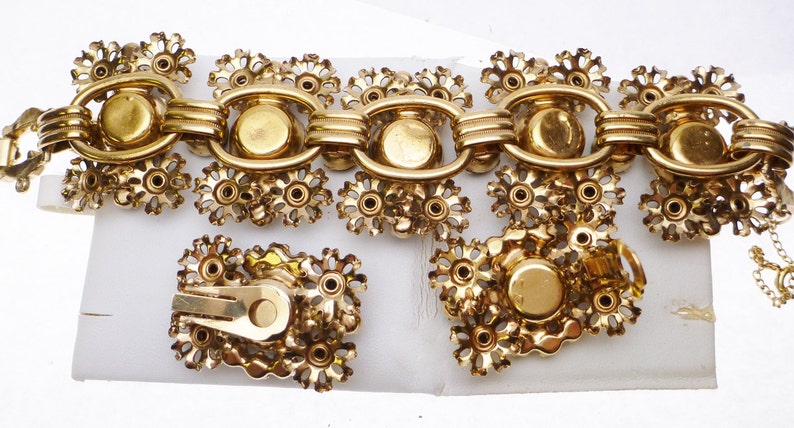 Delizza /& Elster Juliana Cream Mopnstone with Brown and Light Green Rhinestones Demi Parure 1950s Bracelet and Earrings Set Gold Tone