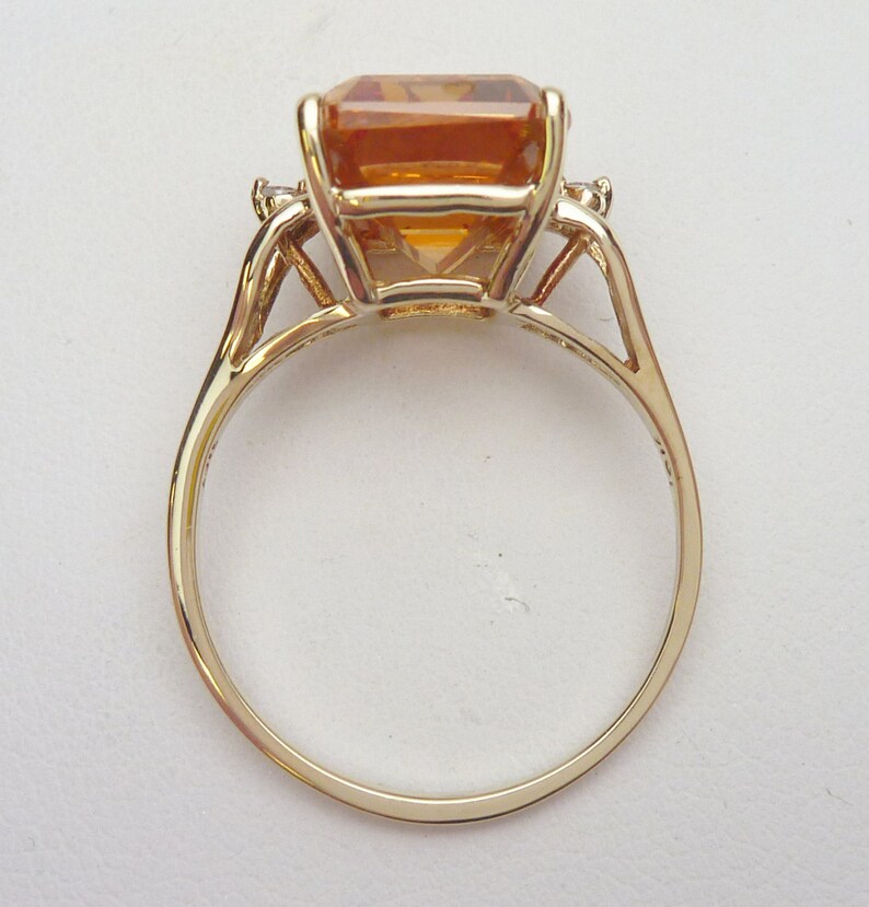 10 kt Synthetic November and CZ Cocktail Ring 1960s image 3