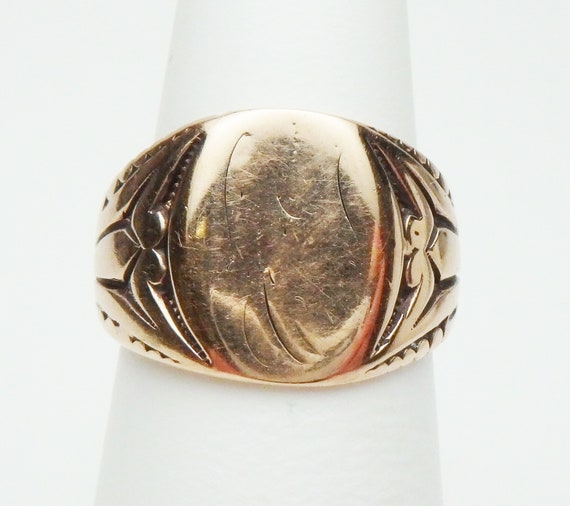 10 kt Carved Oval Signet Ring Yellow Gold 1900s - image 2