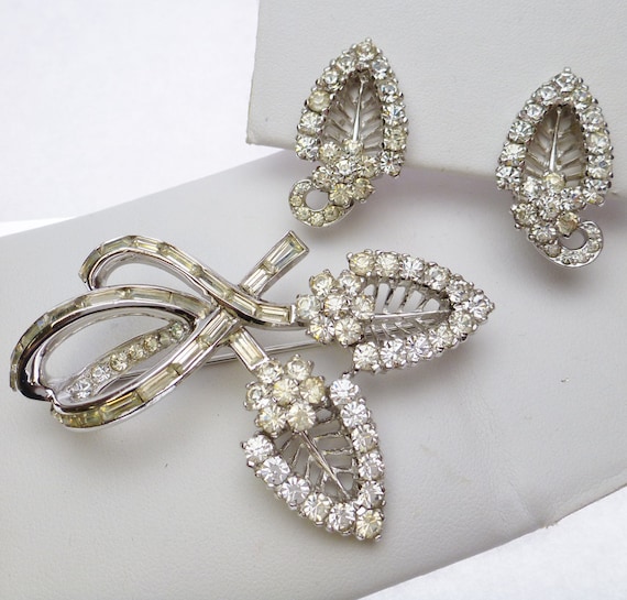 Mazer Bros Clear Rhinestone Leaf Demi Parure Broo… - image 1