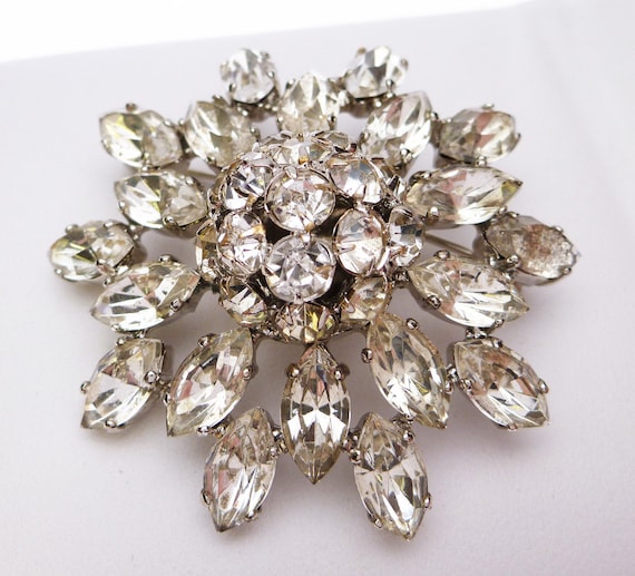 Herlipto♡Clear Flower Gold Tone pierces Dazzle Flower Cartilage Helix Piercing 14K Gold | Musemond