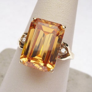 10 kt Synthetic November and CZ Cocktail Ring 1960s image 1