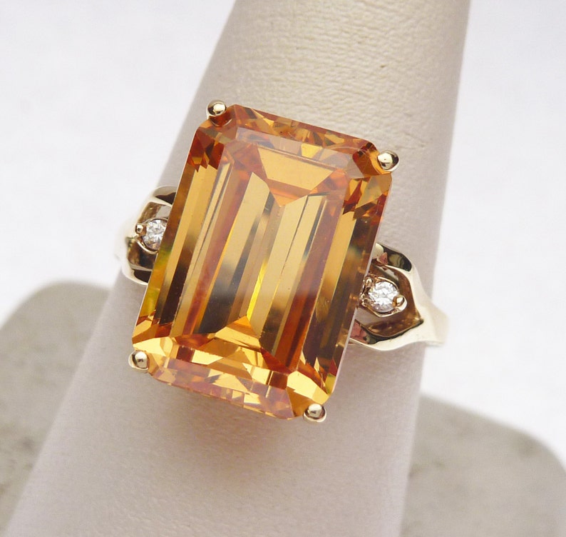 10 kt Synthetic November and CZ Cocktail Ring 1960s image 1