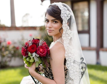 Bridal Veil, Classic Spanish Mantilla Veil, Wedding Lace Veil, Fingertip Veil for Spanish & Catholic Ceremony