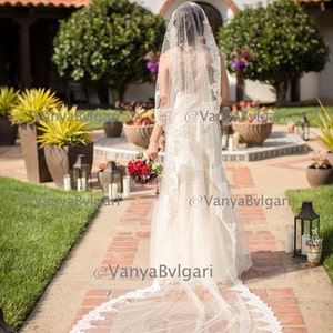 Cathedral lace veil Mantilla in Spanish classic style, Lace veil with beaded lace edge design in Champagne Cream color, Wedding alencon veil image 5