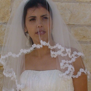 Véu de renda de noiva para casamento, borda de renda com flor frisada, tamanho do cotovelo, marfim ou branco