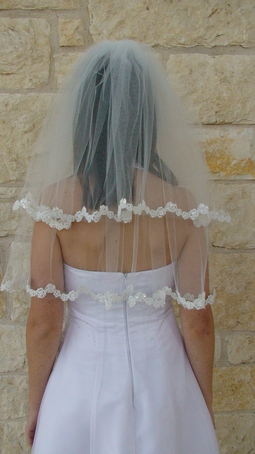 Two Layers Floral Lace Bridal Veil / 
