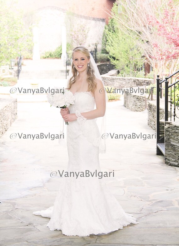 Alencon Lace Wedding Veil With Re-embroidered Lace Edge  display picture 2