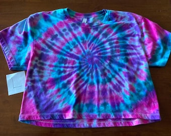 Top corto tie-dye da donna - vortice rosa e blu