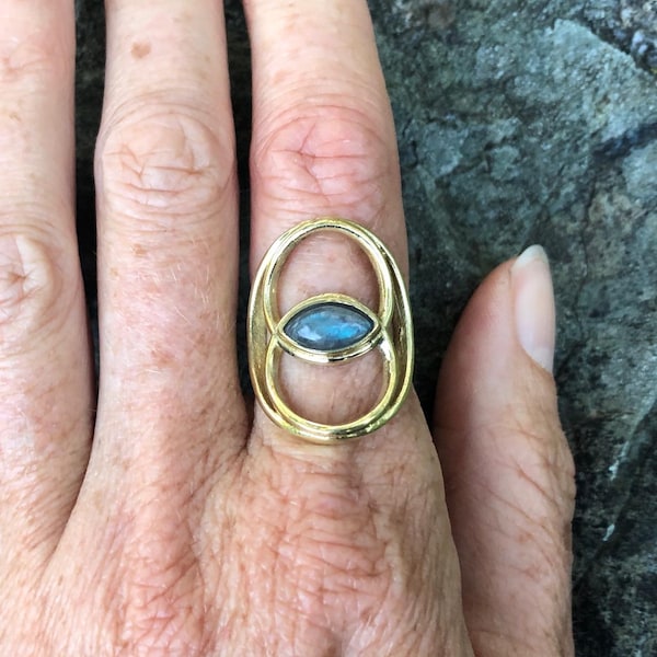 Messing Vesica Piscis-ring met labradorietkristal / Gouden Vesica Piscis-ring met heilige geometrie / Spirituele sieraden - € 142
