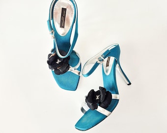 LOUIS VUITTON vintage des années 2000 mules en satin de soie fleurs argent sarcelle vert talons 37