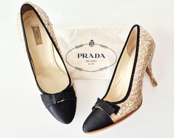 Escarpins vintage en satin à sequins dorés PRADA (EU 37)