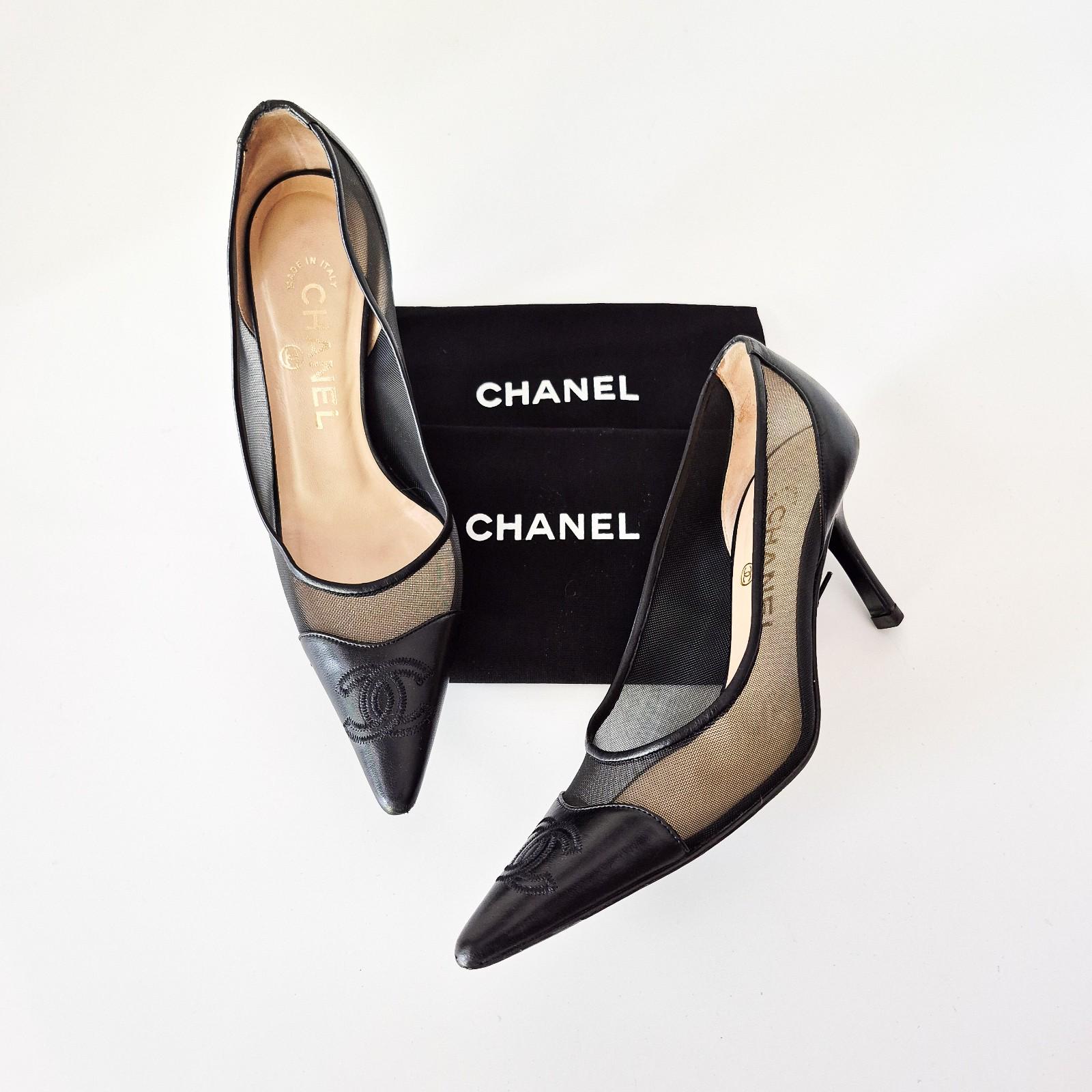 CHANEL Vintage 2000s Mesh CC Logo Pointed Toe Heels Pumps Black