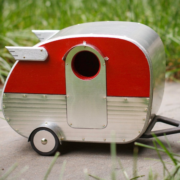 Vintage Camper Birdhouse