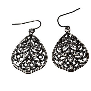 Elegant Vintage Silver Tone Filigree Teardrop Dangle Earrings Retro Fashion