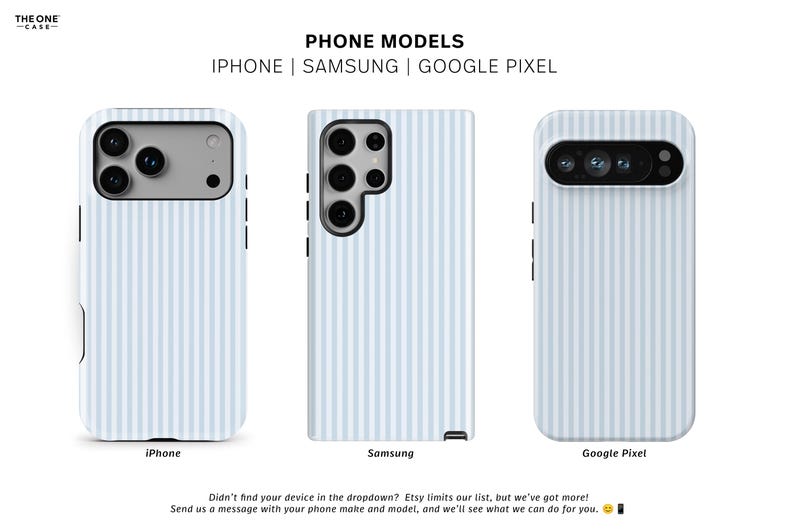 Pode incluir: Tr&ecirc;s capas de telefone com um padr&atilde;o de listras azuis claras e brancas. As capas s&atilde;o para os modelos iPhone, Samsung e Google Pixel. O texto "PHONE MODELS" e a marca "THE ONE CASE" est&atilde;o no topo.