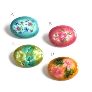 Japanese Vintage Kutani Ceramic Brooch with Floral & Leaf Motif, Female Summer Jewellery, Colourful Jewelry, Kimono Accessories, Oriental